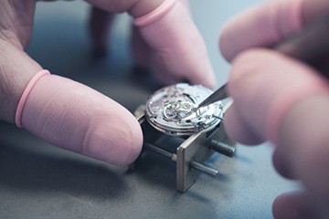 成都万国手表镶钻表带维修